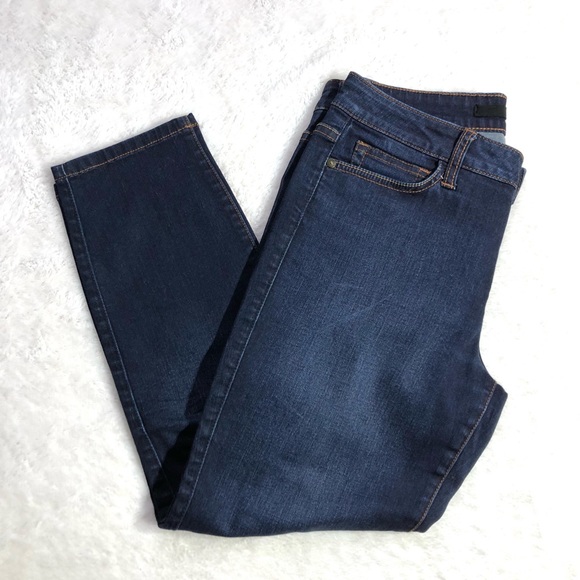 Joe’s Icon Clean Crop Jeans in Lori Wash - Picture 2 of 8